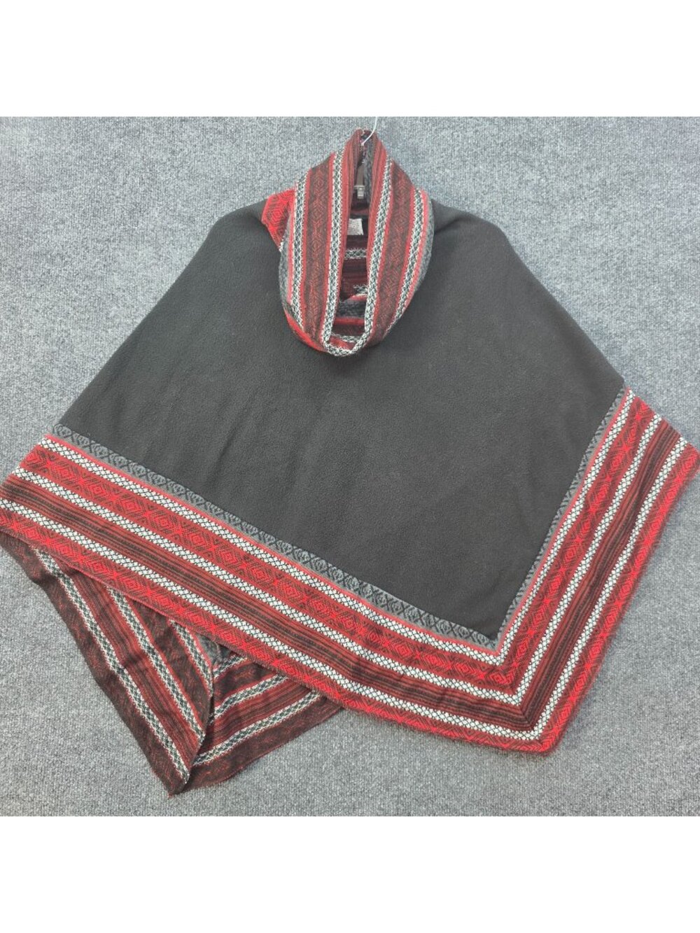 Le Moda Fleece Poncho Cape Black Red Geometric Border Boho Hippie Travel Artsy